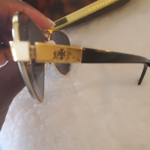 Tory Burch Sunglasses - Picture 6 of 6